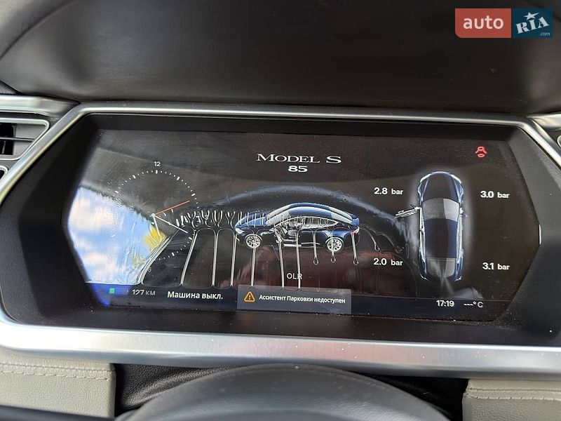 Ліфтбек Tesla Model S 2013 в Києві