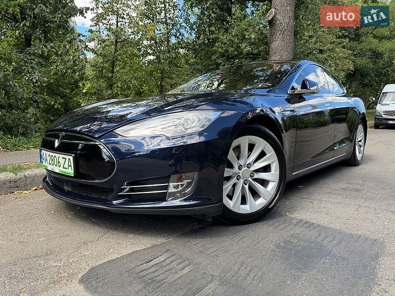 Ліфтбек Tesla Model S 2014 в Києві