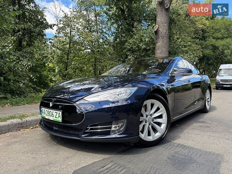 Ліфтбек Tesla Model S 2014 в Києві