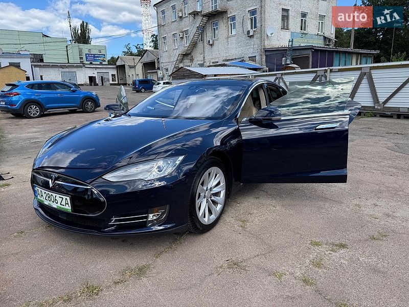 Ліфтбек Tesla Model S 2014 в Києві