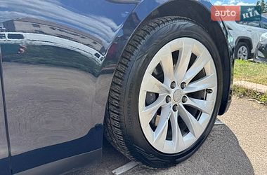 Ліфтбек Tesla Model S 2014 в Києві