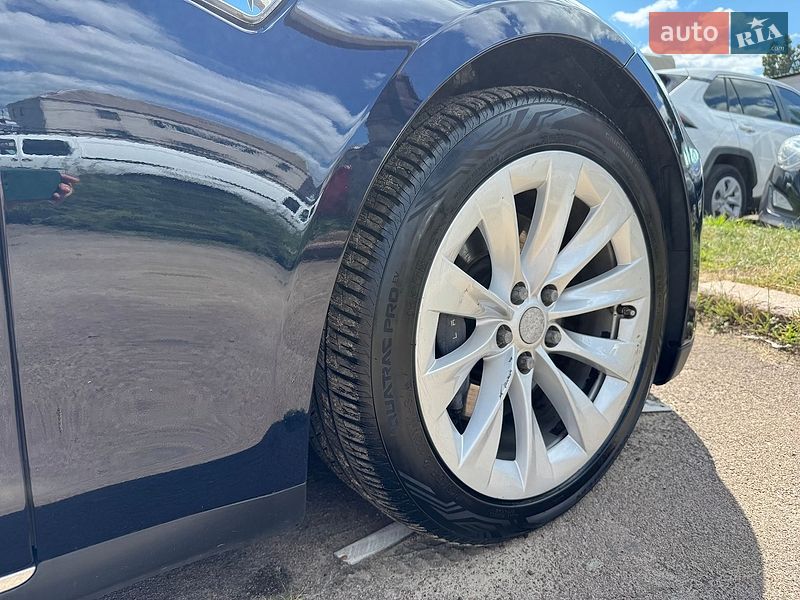 Ліфтбек Tesla Model S 2014 в Києві