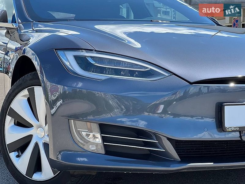 Ліфтбек Tesla Model S 2020 в Одесі
