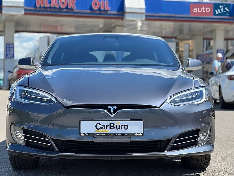 Ліфтбек Tesla Model S 2020 в Одесі
