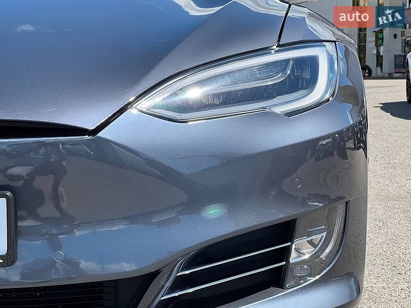 Ліфтбек Tesla Model S 2020 в Одесі