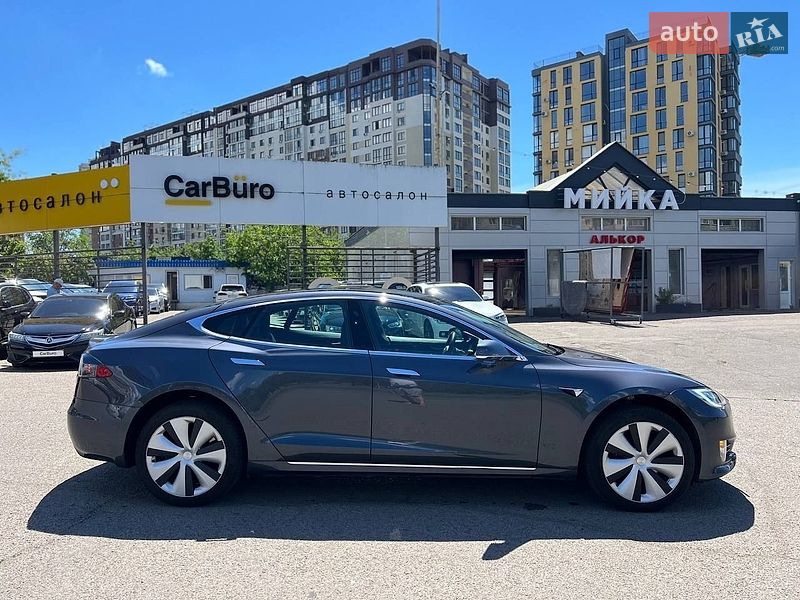 Ліфтбек Tesla Model S 2020 в Одесі