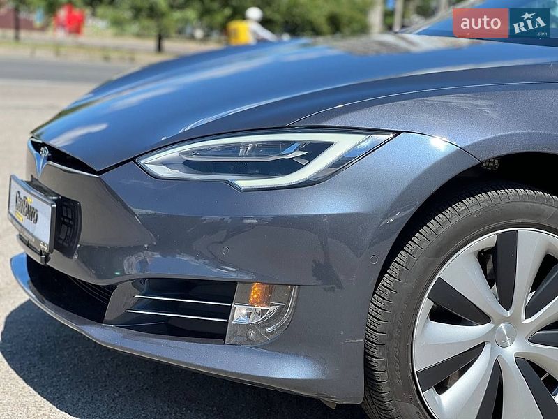Ліфтбек Tesla Model S 2020 в Одесі