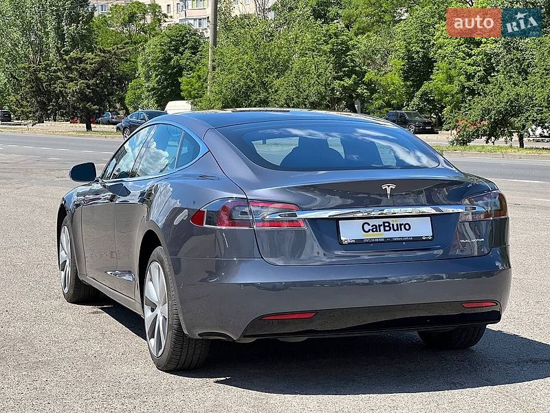Ліфтбек Tesla Model S 2020 в Одесі