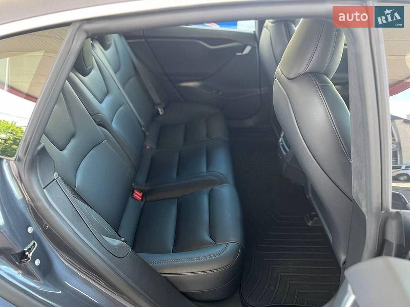 Ліфтбек Tesla Model S 2020 в Одесі