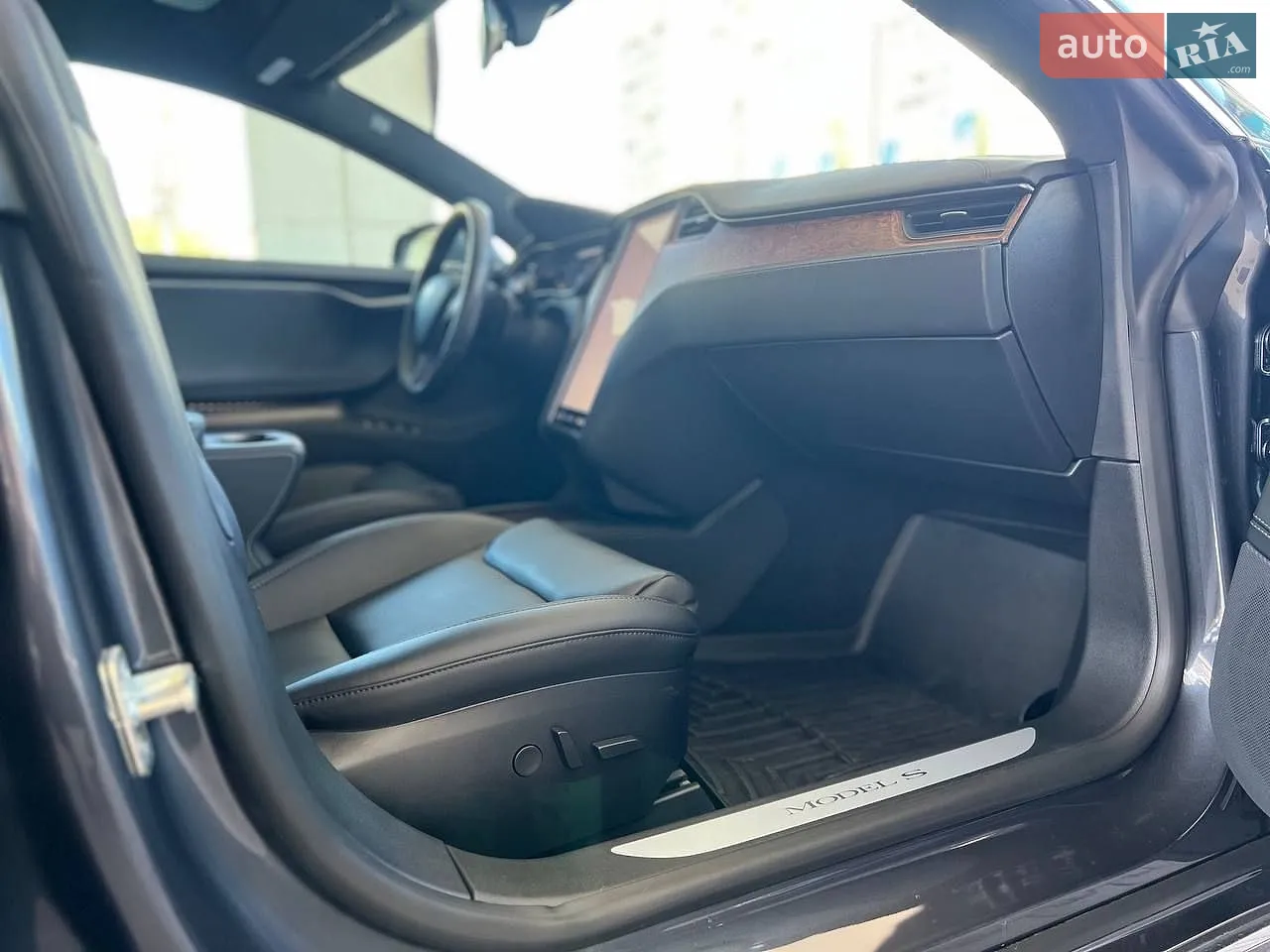 2020 Tesla Model S - мініатюра 24