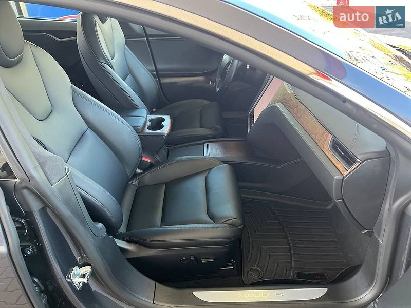 Ліфтбек Tesla Model S 2020 в Одесі