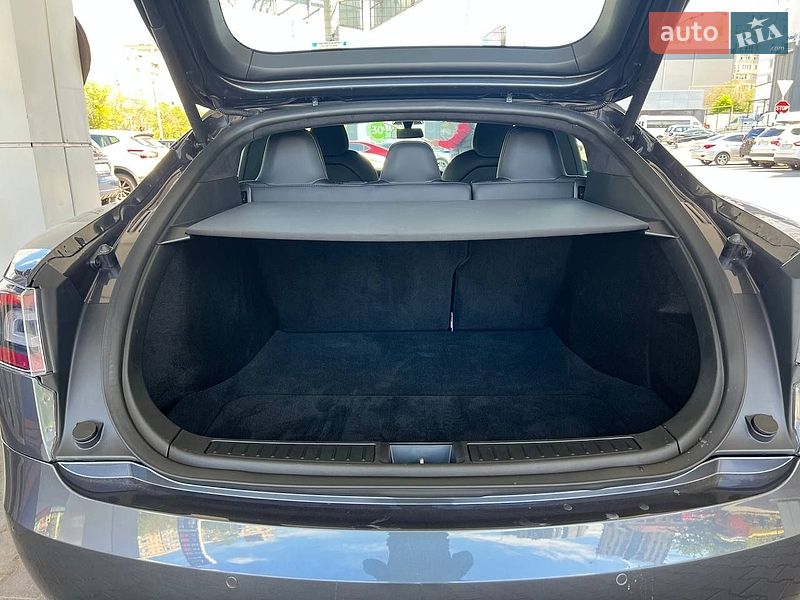 Ліфтбек Tesla Model S 2020 в Одесі