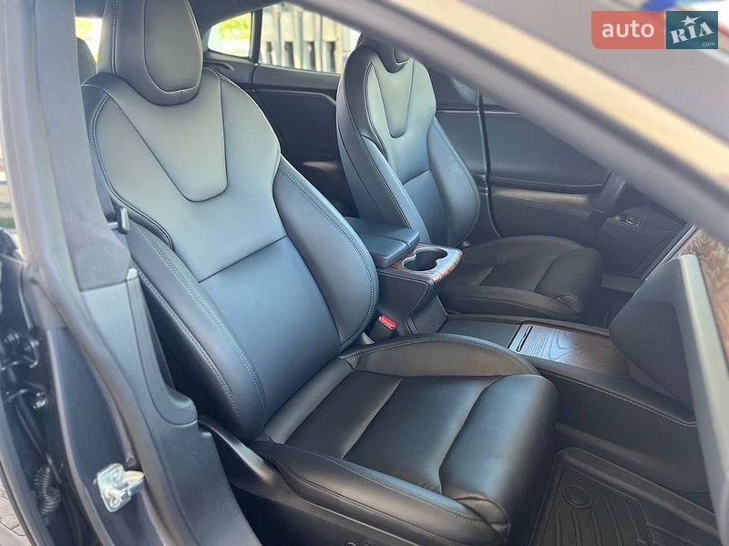 Ліфтбек Tesla Model S 2020 в Одесі