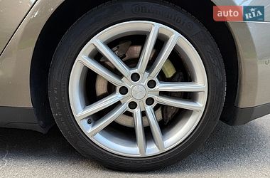 Ліфтбек Tesla Model S 2015 в Києві