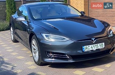 Ліфтбек Tesla Model S 2018 в Луцьку
