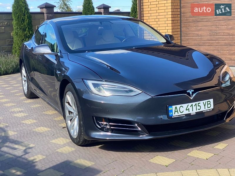 Ліфтбек Tesla Model S 2018 в Луцьку
