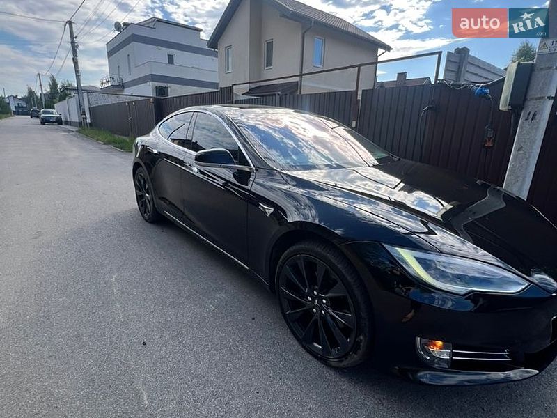 Ліфтбек Tesla Model S 2018 в Києві