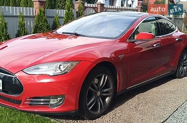 Лифтбек Tesla Model S 2013 в Львове