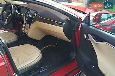 Лифтбек Tesla Model S 2013 в Львове