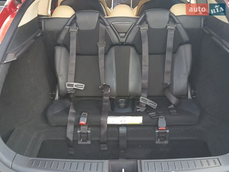 Лифтбек Tesla Model S 2013 в Львове