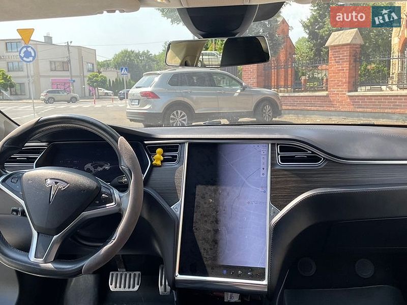 Ліфтбек Tesla Model S 2016 в Житомирі