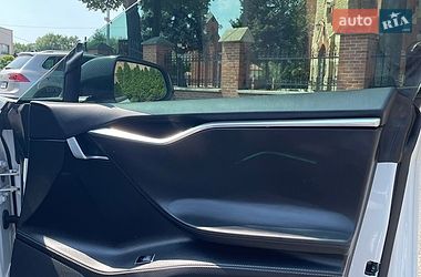 Ліфтбек Tesla Model S 2016 в Житомирі