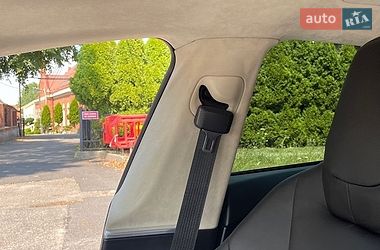 Ліфтбек Tesla Model S 2016 в Житомирі