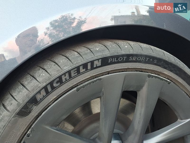 Лифтбек Tesla Model S 2021 в Днепре