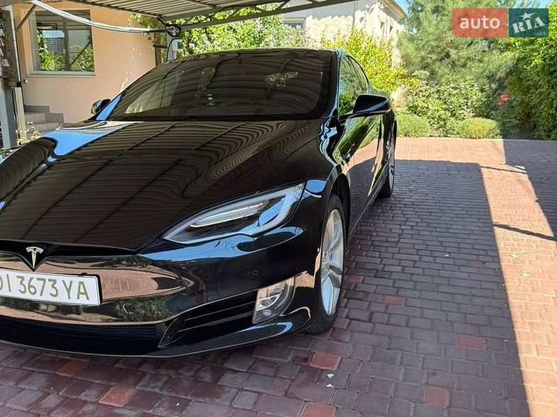 Ліфтбек Tesla Model S 2018 в Миколаєві