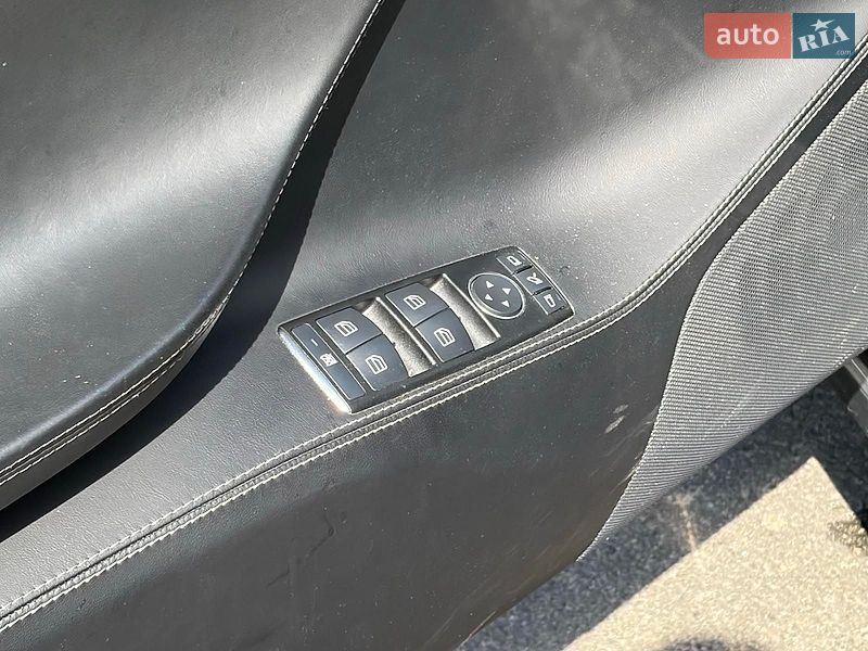 Ліфтбек Tesla Model S 2016 в Києві