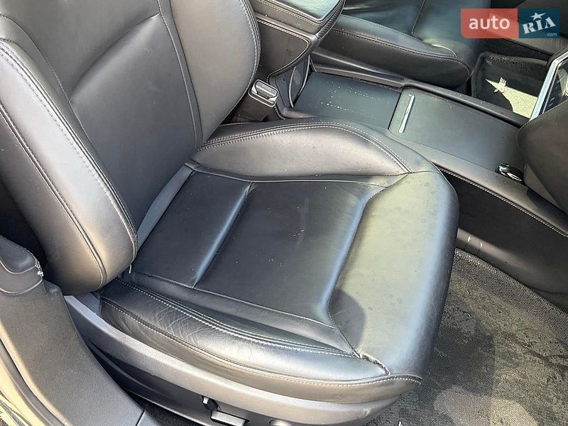 Ліфтбек Tesla Model S 2016 в Києві