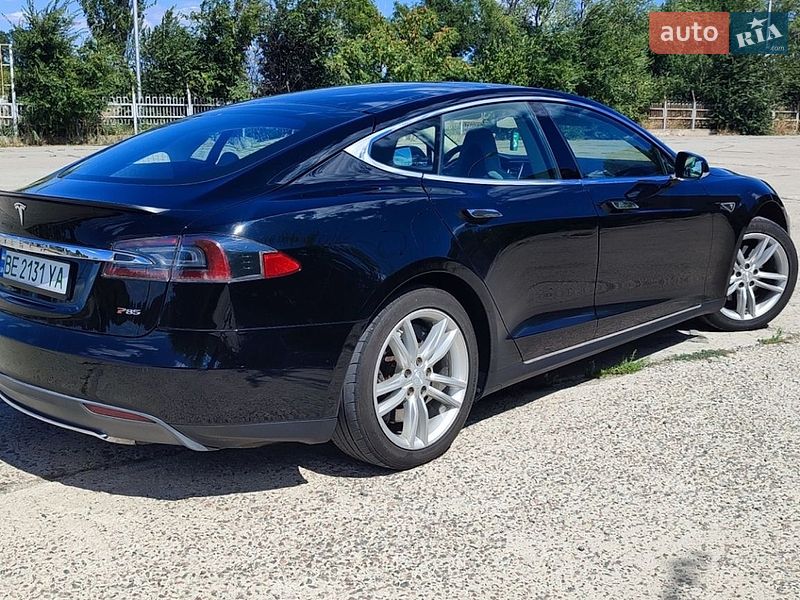 Ліфтбек Tesla Model S 2013 в Южноукраїнську фото 16 Ліфтбек Tesla Model S 2013 в Южноукраїнську