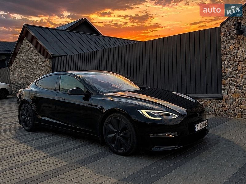 Tesla Model S 2021