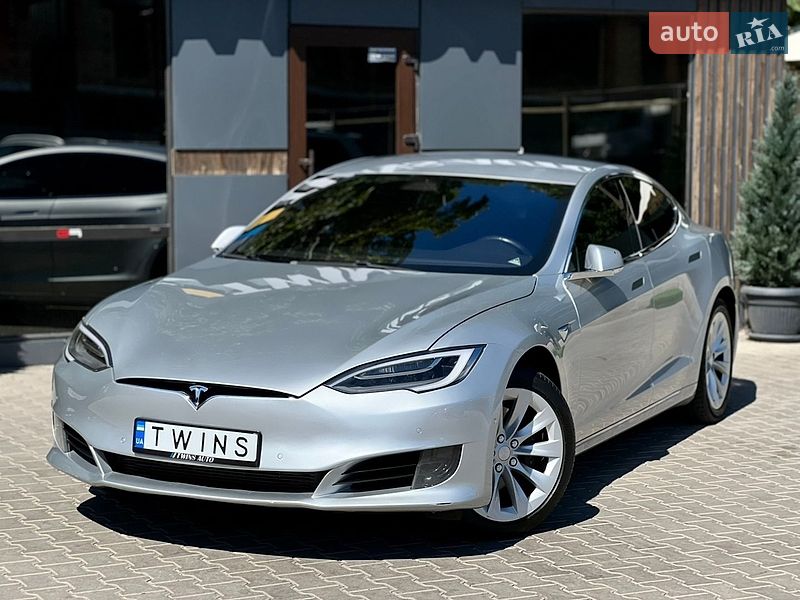 Лифтбек Tesla Model S 2016 в Одессе фото Лифтбек Tesla Model S 2016 в Одессе