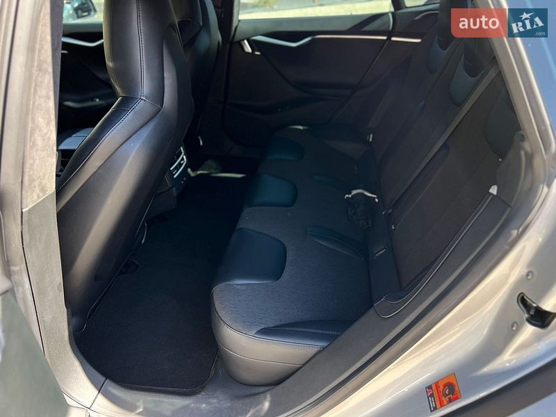 Лифтбек Tesla Model S 2016 в Одессе