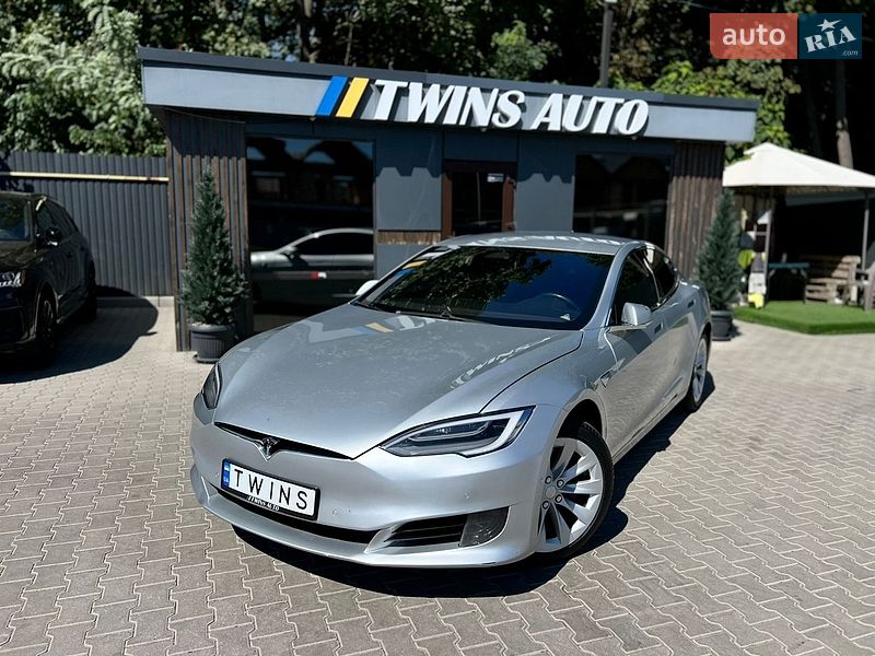 Лифтбек Tesla Model S 2016 в Одессе