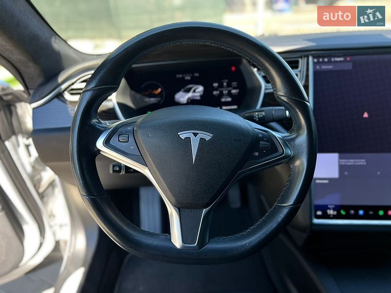 Лифтбек Tesla Model S 2016 в Одессе
