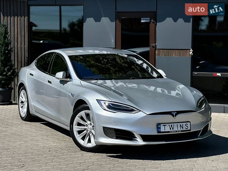 Лифтбек Tesla Model S 2016 в Одессе фото 3 Лифтбек Tesla Model S 2016 в Одессе