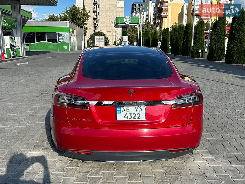 Лифтбек Tesla Model S 2014 в Виннице