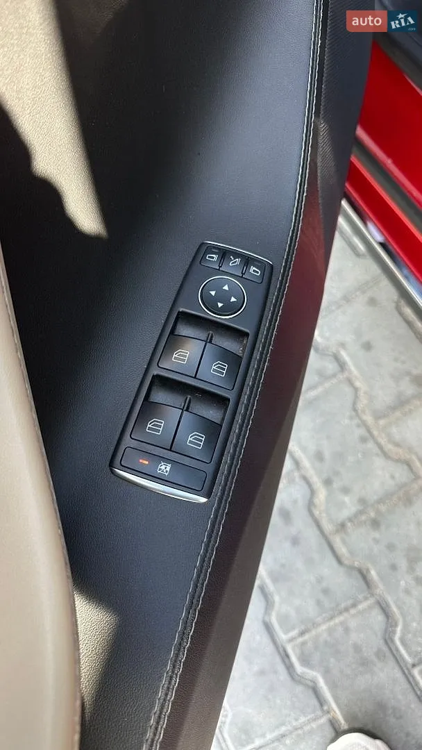 2014 Tesla Model S - мініатюра 13