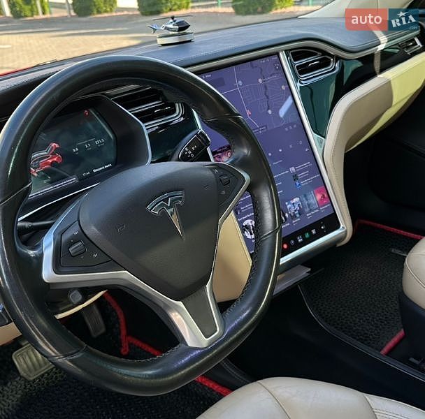 Лифтбек Tesla Model S 2014 в Виннице