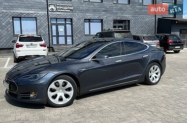 Лифтбек Tesla Model S 2014 в Ровно фото 2 Лифтбек Tesla Model S 2014 в Ровно