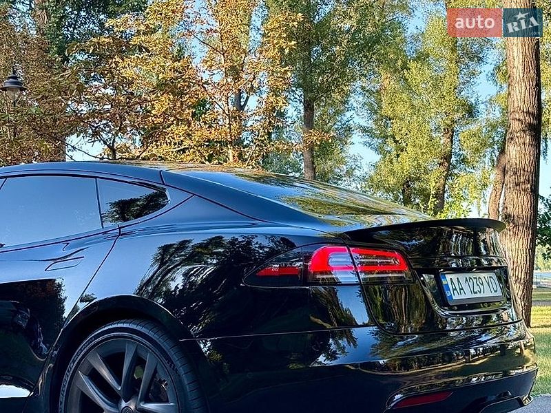 Лифтбек Tesla Model S 2021 в Киеве