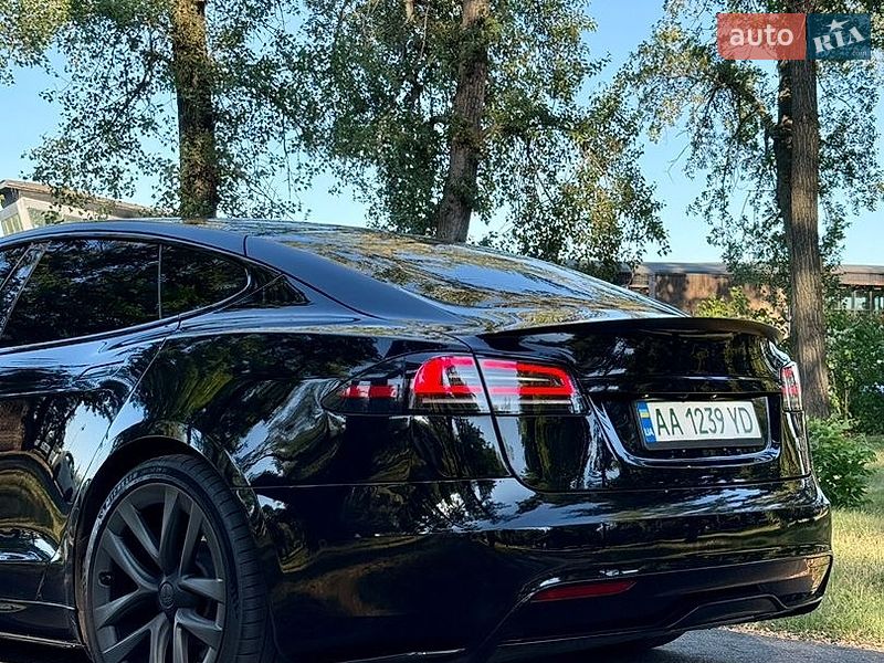 Лифтбек Tesla Model S 2021 в Киеве