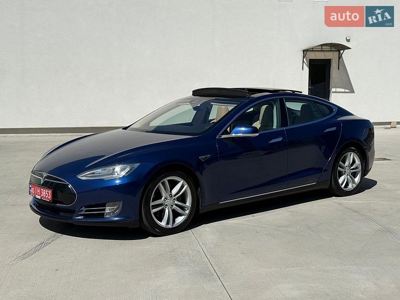 Ліфтбек Tesla Model S 2015 в Луцьку фото 2 Ліфтбек Tesla Model S 2015 в Луцьку