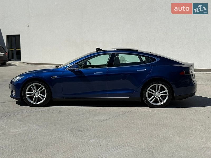 Ліфтбек Tesla Model S 2015 в Луцьку фото 3 Ліфтбек Tesla Model S 2015 в Луцьку