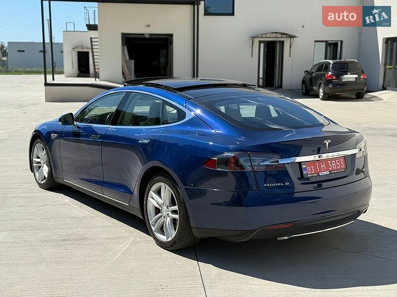 Ліфтбек Tesla Model S 2015 в Луцьку фото 4 Ліфтбек Tesla Model S 2015 в Луцьку