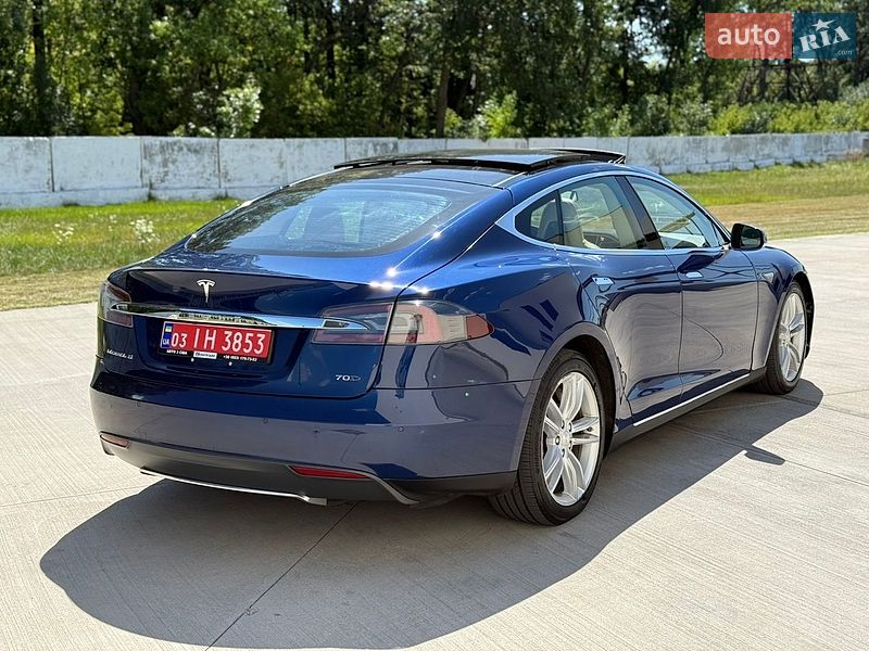 Ліфтбек Tesla Model S 2015 в Луцьку фото 7 Ліфтбек Tesla Model S 2015 в Луцьку