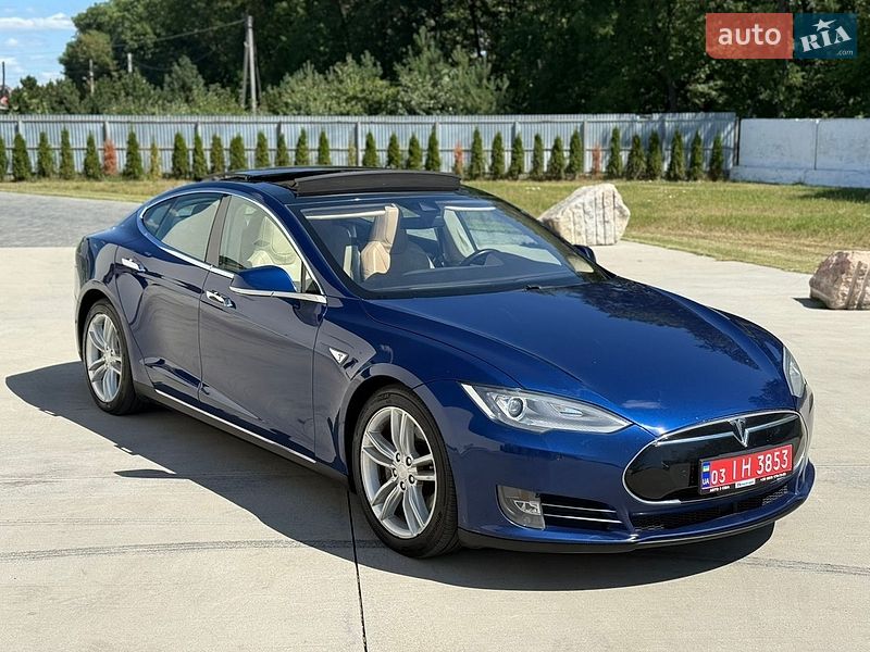 Ліфтбек Tesla Model S 2015 в Луцьку фото 13 Ліфтбек Tesla Model S 2015 в Луцьку