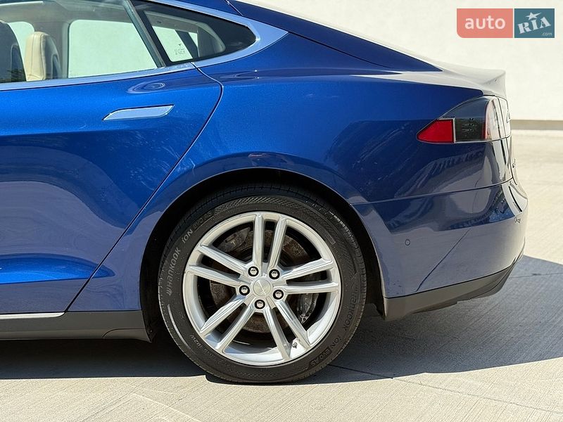 Ліфтбек Tesla Model S 2015 в Луцьку фото 16 Ліфтбек Tesla Model S 2015 в Луцьку